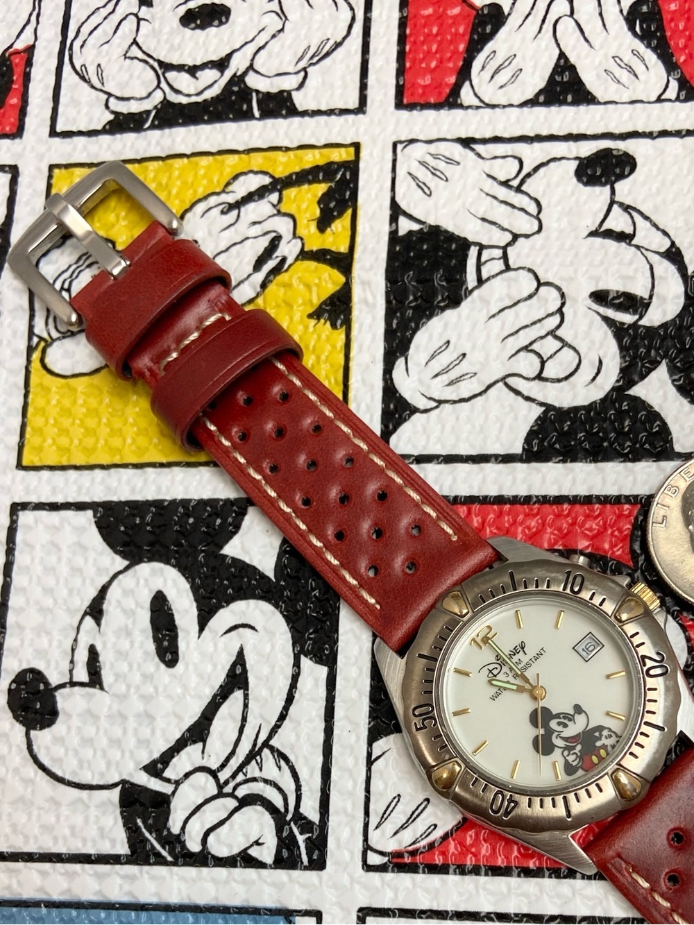 Vintage Disney Time Works Mickey Mouse Watch with Backlight and Rotating Bezel - Picture 13 of 16